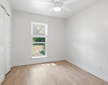 809 James Street - Photo Thumbnail 23