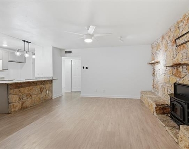 809 James Street - Photo Thumbnail 7