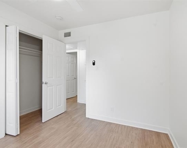 809 James Street - Photo Thumbnail 22