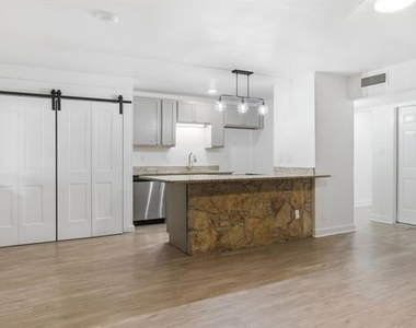 809 James Street - Photo Thumbnail 8