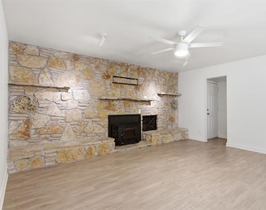 809 James Street - Photo Thumbnail 5