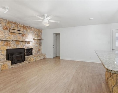 809 James Street - Photo Thumbnail 4