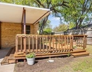201 E 3rd Street - Photo Thumbnail 28