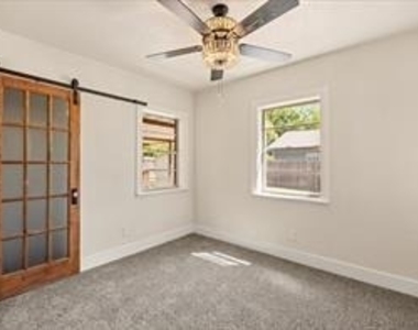 201 E 3rd Street - Photo Thumbnail 15