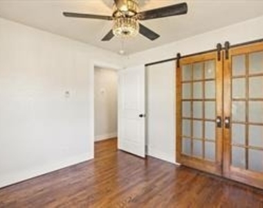 201 E 3rd Street - Photo Thumbnail 13