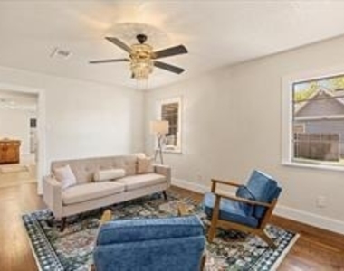201 E 3rd Street - Photo Thumbnail 11