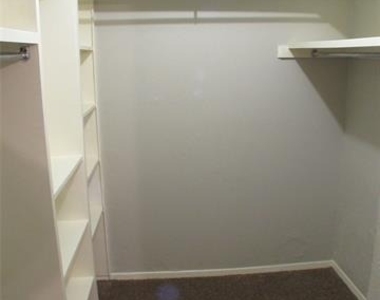 10406 Shadow Bend Drive - Photo Thumbnail 24