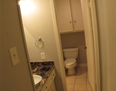 10406 Shadow Bend Drive - Photo Thumbnail 6