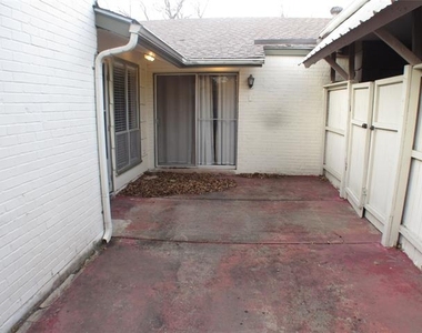 10406 Shadow Bend Drive - Photo Thumbnail 29