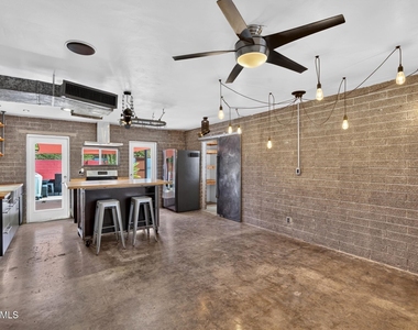 346 E Papago Drive - Photo Thumbnail 4