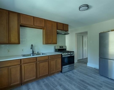 1702 Ethel Avenue - Photo Thumbnail 4