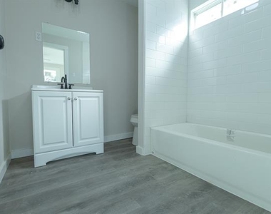 1702 Ethel Avenue - Photo Thumbnail 14