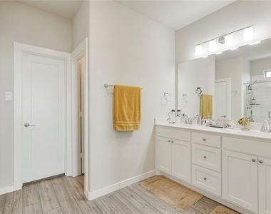 2513 Peoria Drive - Photo Thumbnail 17