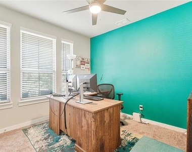 2513 Peoria Drive - Photo Thumbnail 13