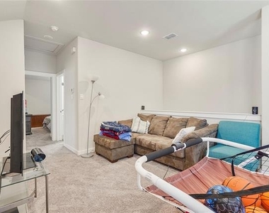 2513 Peoria Drive - Photo Thumbnail 15