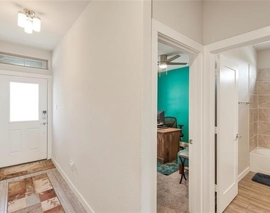 2513 Peoria Drive - Photo Thumbnail 12
