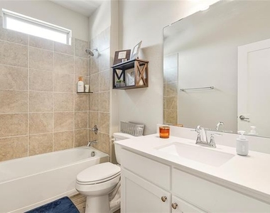 2513 Peoria Drive - Photo Thumbnail 4