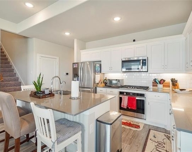 2513 Peoria Drive - Photo Thumbnail 2