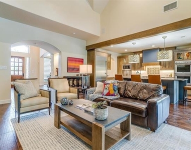 203 Augusta Court - Photo Thumbnail 10