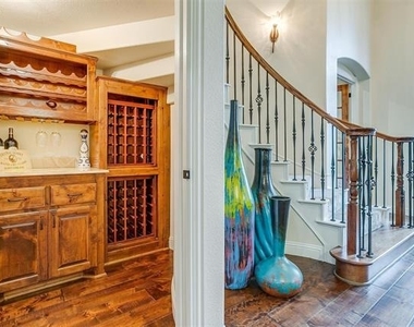 203 Augusta Court - Photo Thumbnail 6