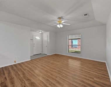 514 Harris Street - Photo Thumbnail 7