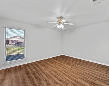 514 Harris Street - Photo Thumbnail 24