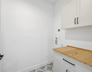 4635 Manett Street - Photo Thumbnail 26