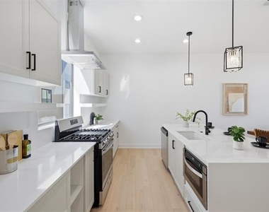 4635 Manett Street - Photo Thumbnail 14