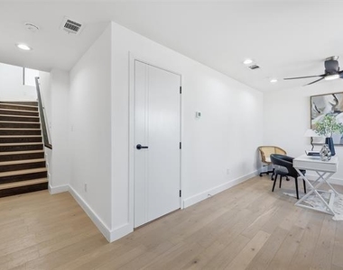 4635 Manett Street - Photo Thumbnail 3