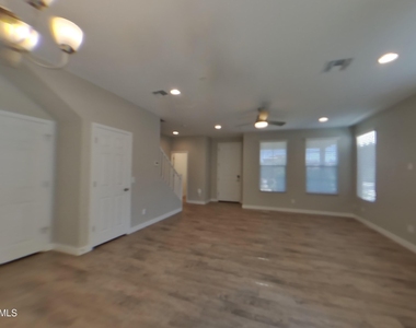 9310 E Strobe Avenue - Photo Thumbnail 2