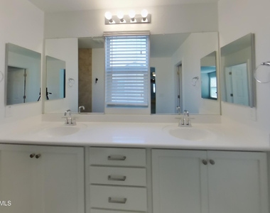 9310 E Strobe Avenue - Photo Thumbnail 8