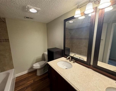 2721 Hurstview Drive - Photo Thumbnail 9