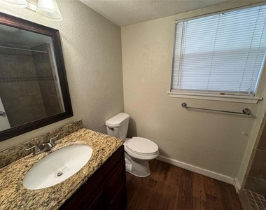 2721 Hurstview Drive - Photo Thumbnail 4