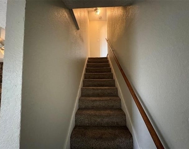 2721 Hurstview Drive - Photo Thumbnail 8