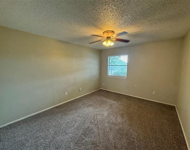 2721 Hurstview Drive - Photo Thumbnail 11