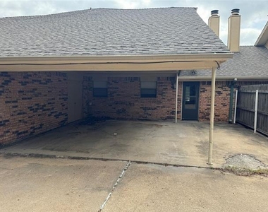 2721 Hurstview Drive - Photo Thumbnail 14