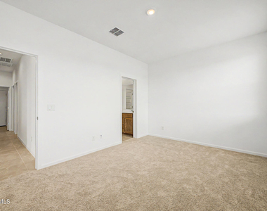 18732 W Maplewood Drive - Photo Thumbnail 12