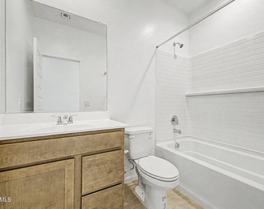 18732 W Maplewood Drive - Photo Thumbnail 21