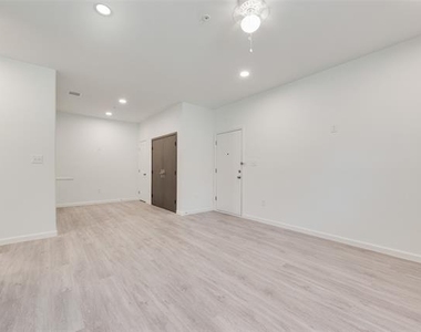 4225 Bernice Street - Photo Thumbnail 5