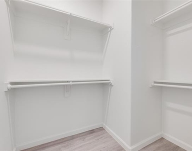 4225 Bernice Street - Photo Thumbnail 17