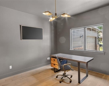 205 E 3rd Street - Photo Thumbnail 12