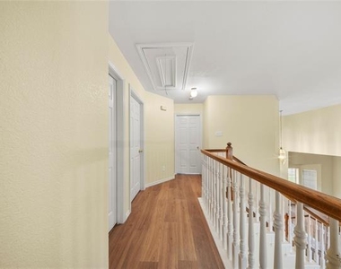2808 Barksdale Drive - Photo Thumbnail 13