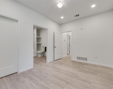 4225 Bernice Street - Photo Thumbnail 12