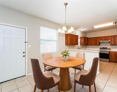 962 Heather Street - Photo Thumbnail 5