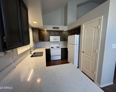 5665 W Galveston Street - Photo Thumbnail 3