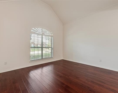 3104 Angus Drive - Photo Thumbnail 7
