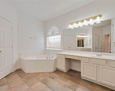 3104 Angus Drive - Photo Thumbnail 18