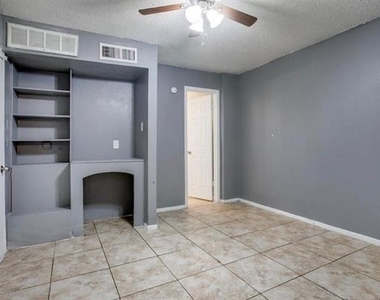 7152 Fair Oaks Avenue - Photo Thumbnail 3