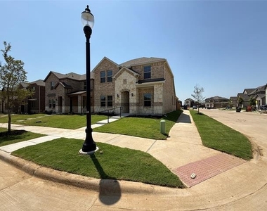 2724 Mexia Lane - Photo Thumbnail 2