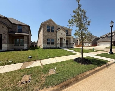 2724 Mexia Lane - Photo Thumbnail 1